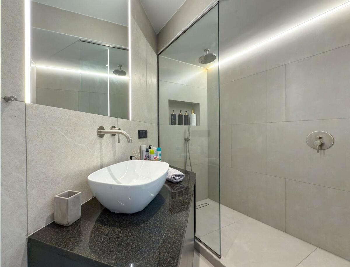 شقة Luxury Sea View Retreat سالونيك المظهر الخارجي الصورة